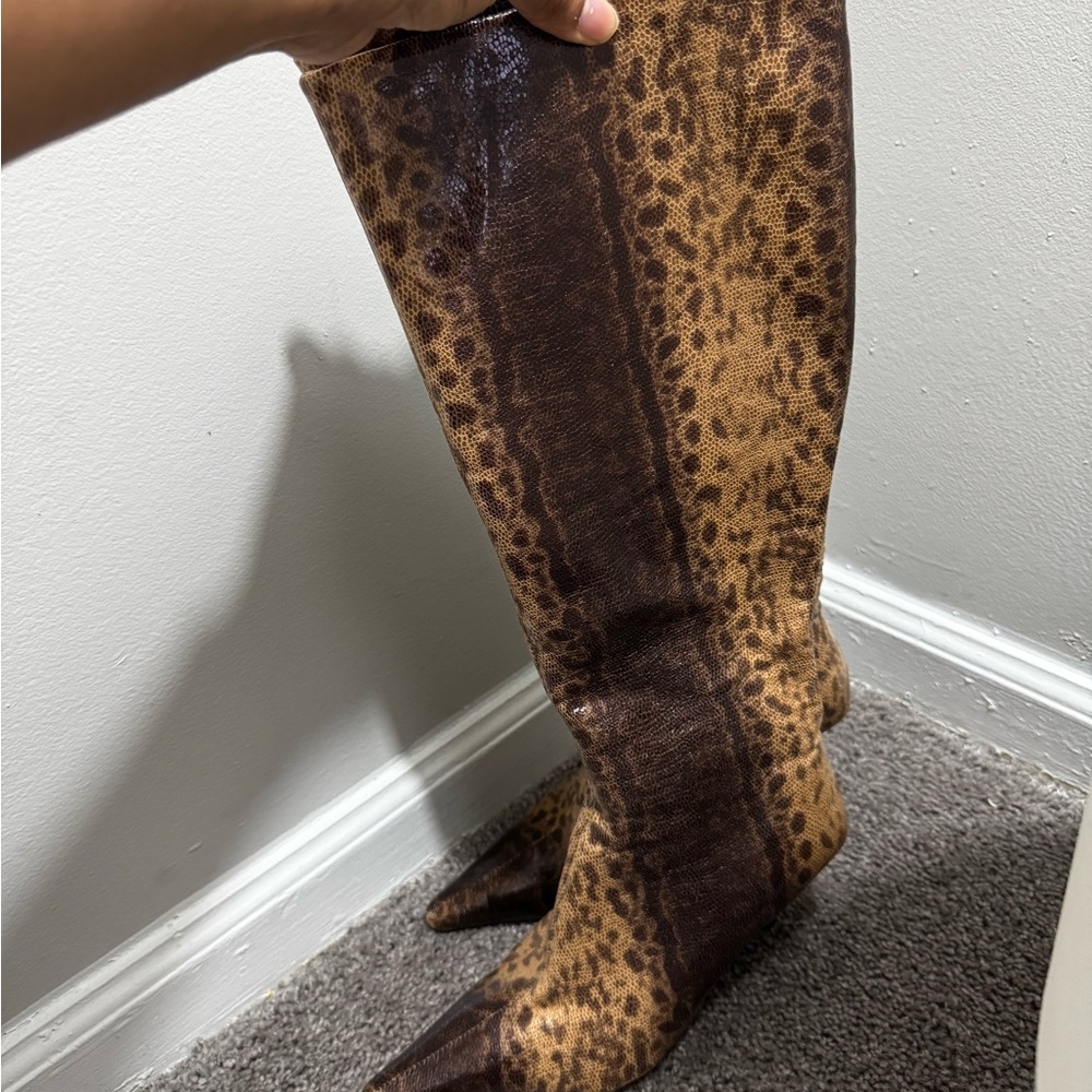 Leopard Print Knee-High Boots - Picture 5 of 6